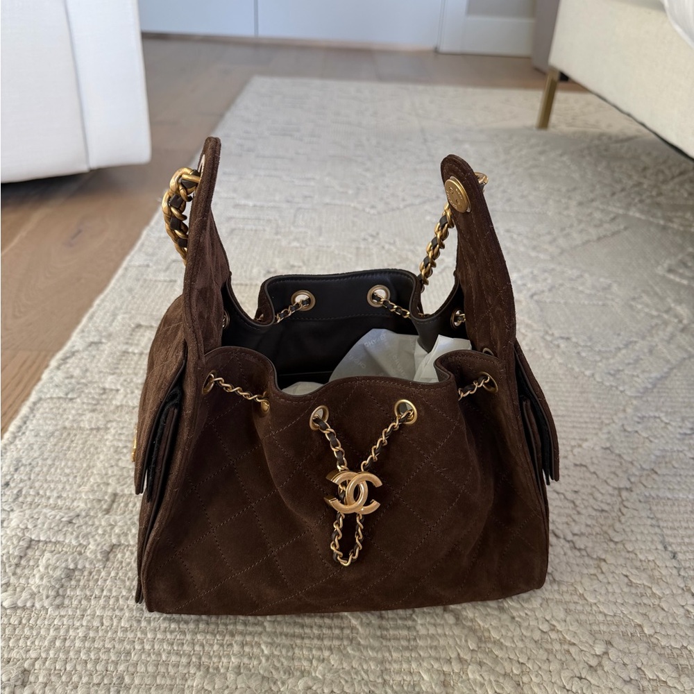 New CHANEL 25 Brown Suede Small
Hobo Tote - Picture 4 of 12